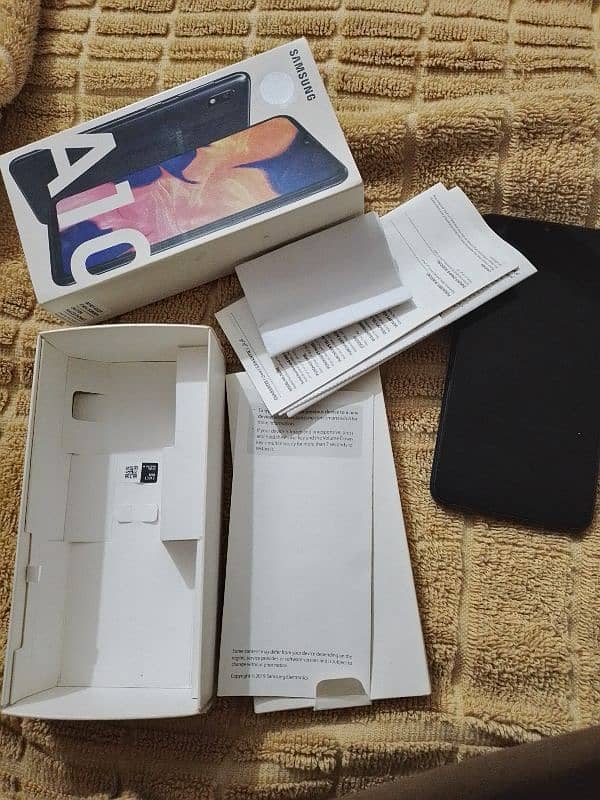 Samsung galaxy A10,(03165859104),Ful box,Ram 2gb,Memry 32gb,dual sim, 13