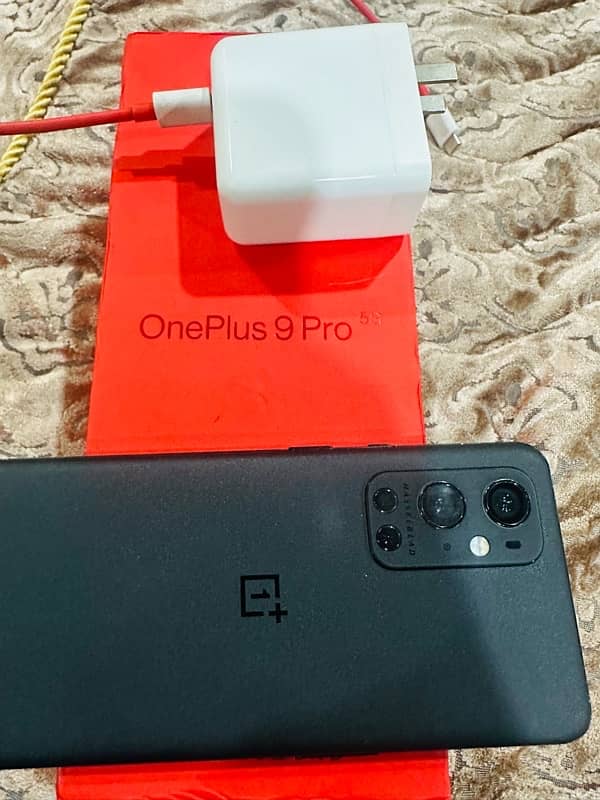 One PLus 9 Pro Full Complete  Box 4