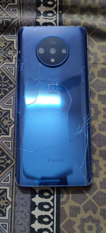 one plus 7t 8 128gb back glass crack 3