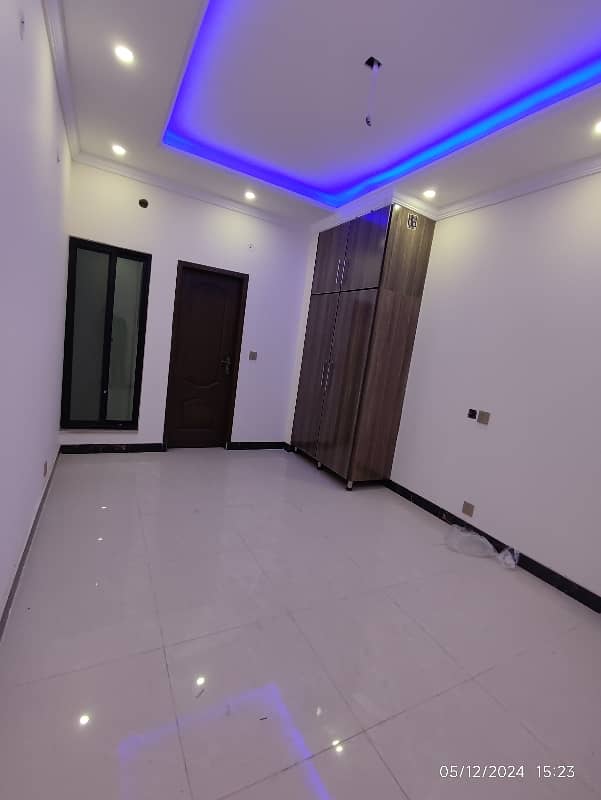 Brand New Luxury Non Furnished Flat For Rent Near Ucp And Shokat Khnum Hospital 0