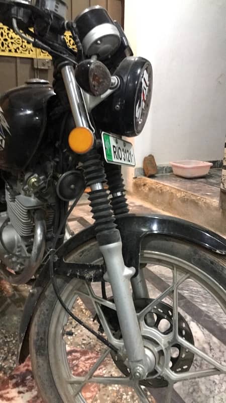 Suzuki 150 GS 2