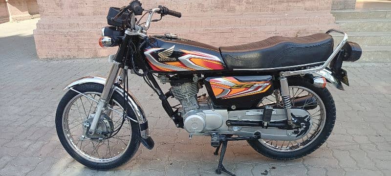 Honda 125 2022 model black color for sale 1