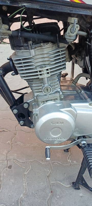 Honda 125 2022 model black color for sale 4