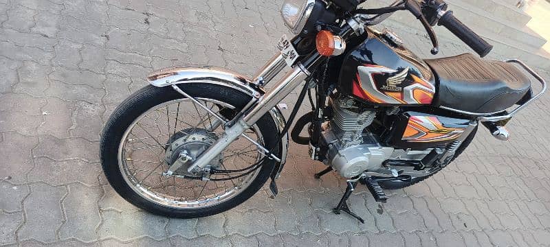 Honda 125 2022 model black color for sale 7