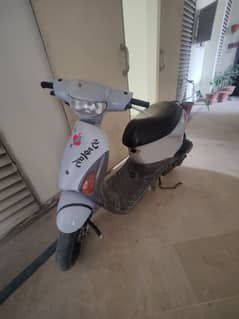 Suzuki Automatic LETs 4 series Scooty Good condition Self & Kick Start