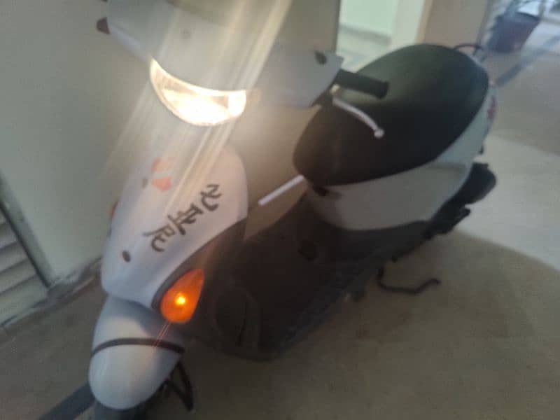 Suzuki Automatic LETs 4 series Scooty Good condition Self & Kick Start 6