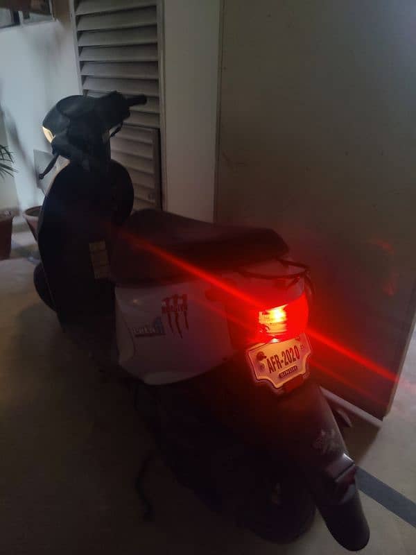 Suzuki Automatic LETs 4 series Scooty Good condition Self & Kick Start 7