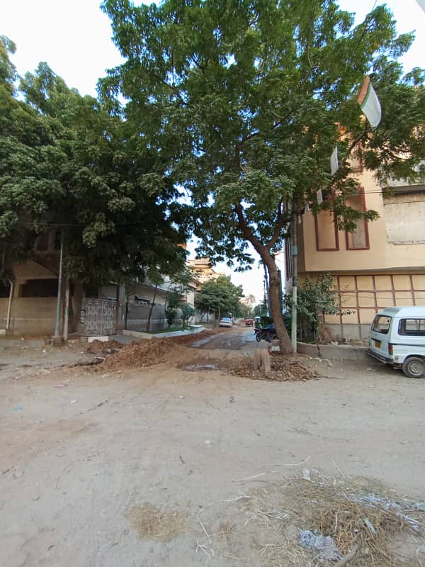 SECTOR 11/B 60 X 36 CORNER, WEST OPEN, GROUND PLUS ONE HOUSE* FIRST LANE FROM MAIN ROAD, 60 FT WIDE ROAD, G+1, NORTH KARACHI 14