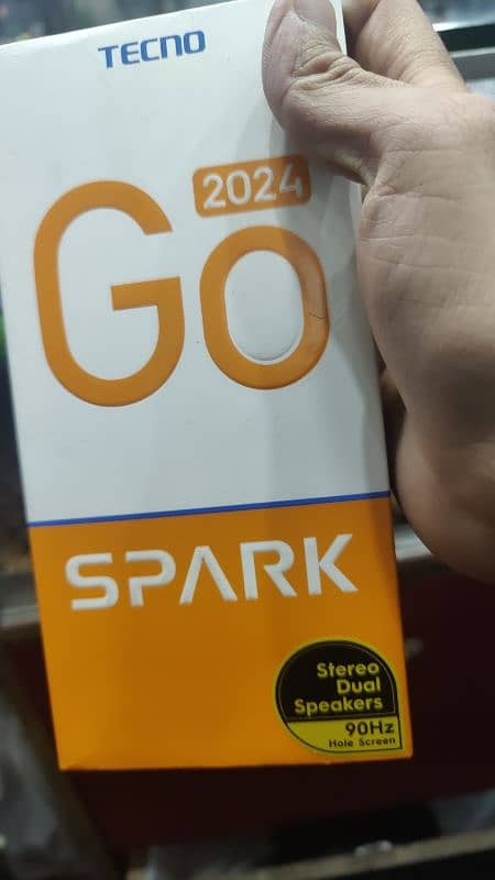 Tecno spark go 2024 4+4/64 GB with box chagr 3