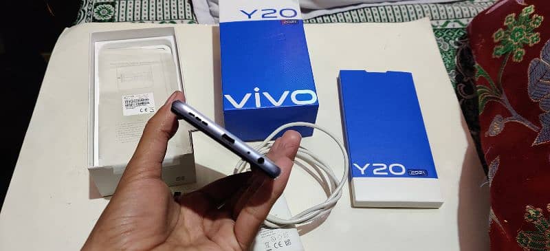 Vivo Y20 4/64 with Original Box Charger 8