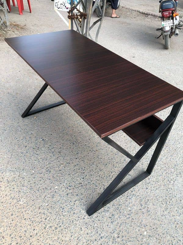 k shape table and chairs 1