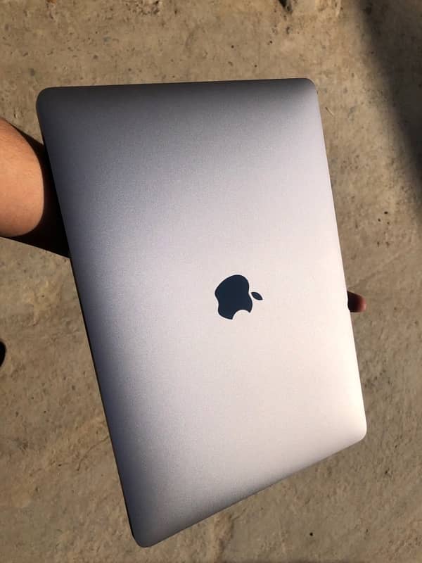 MACBOOK PRO M2 2022 Mint Condition 3