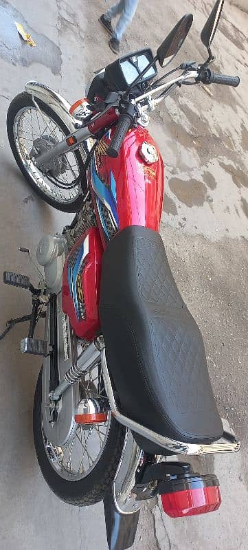 Honda CG 125   red colour  applied for letter open 2