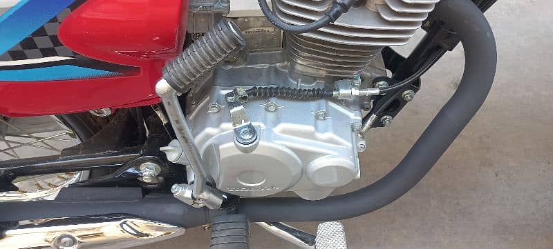 Honda CG 125   red colour  applied for letter open 3