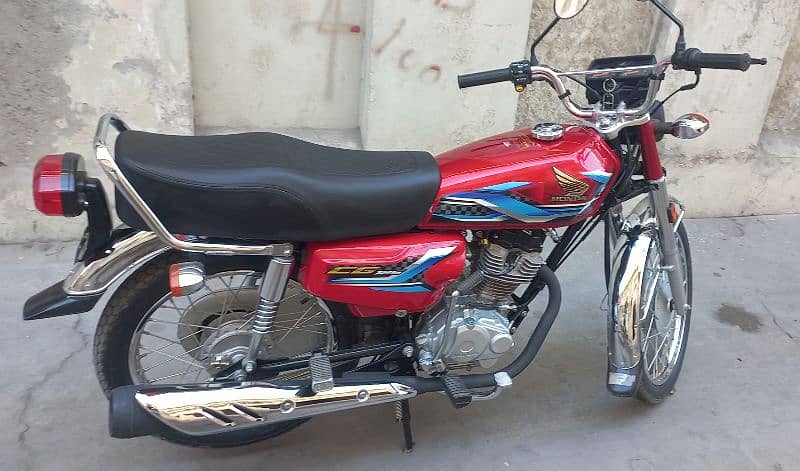 Honda CG 125   red colour  applied for letter open 6