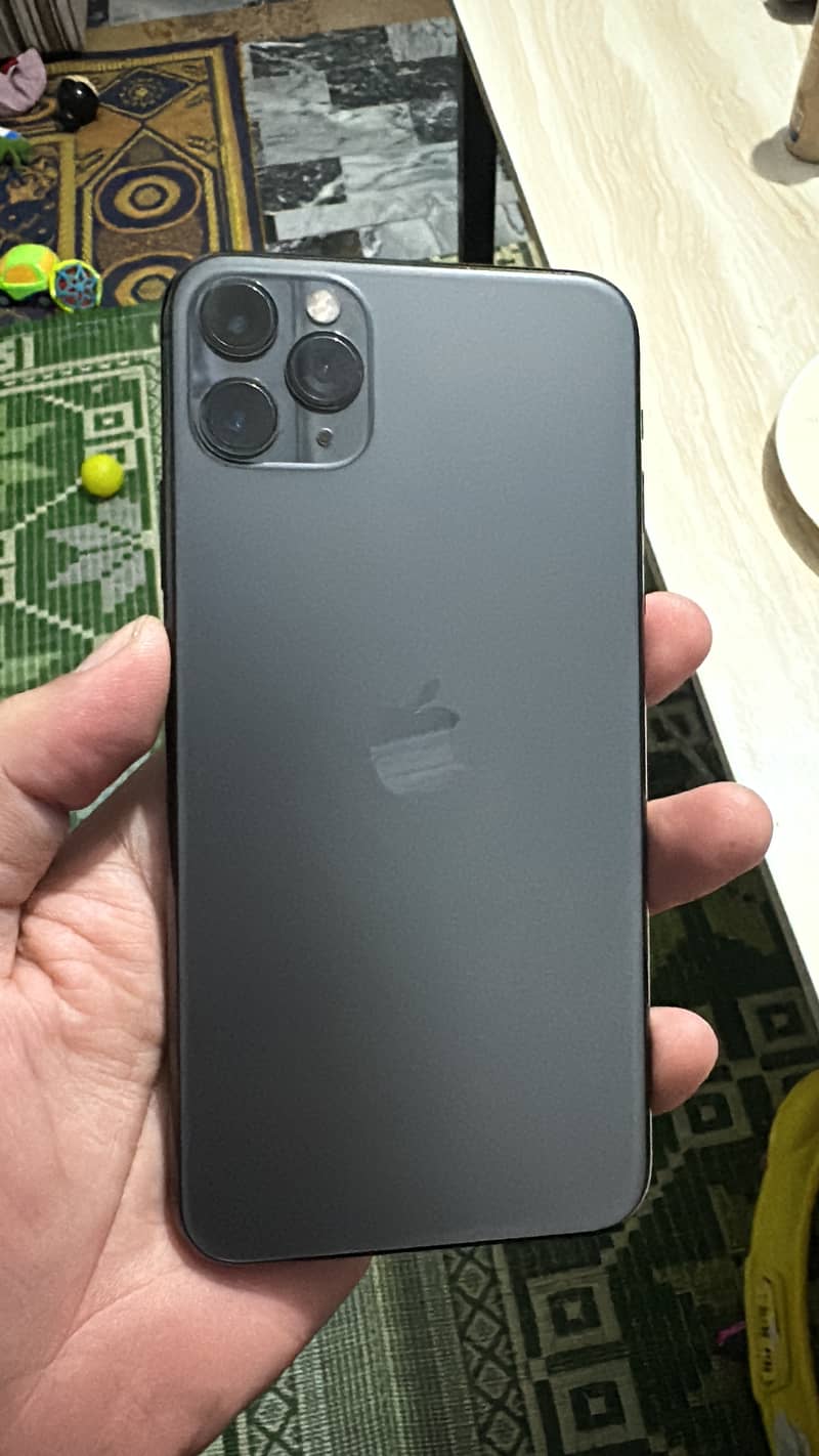 Apple iPhone 11 Pro Max 2