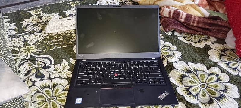 Lenovo x1 carbon i5 7th generation 8gb ram 256gb ssd 1