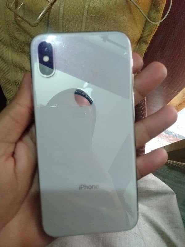 iPhone x Whit colr 256 Non pta but sim working contact03110904264 3