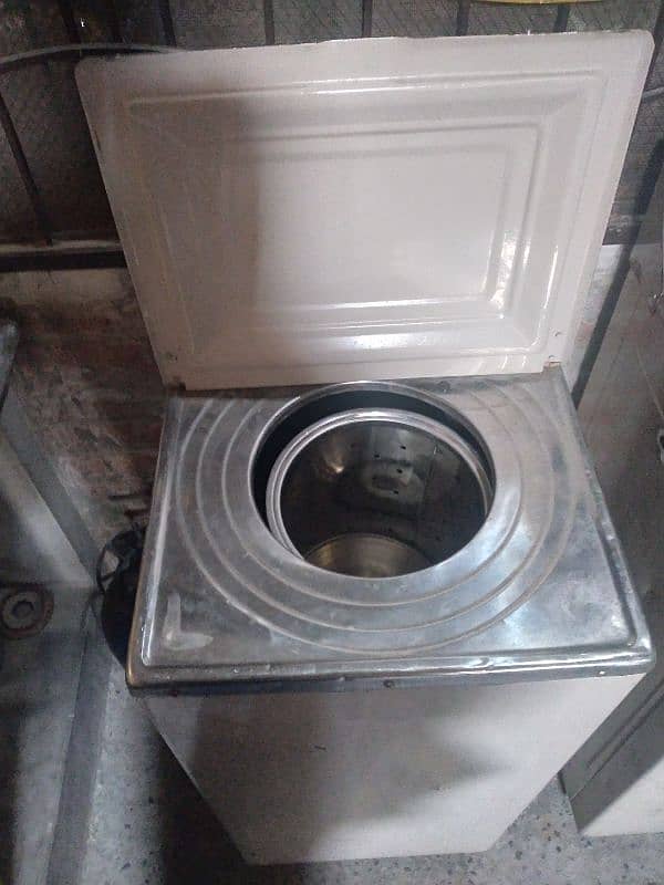 Dryer Machine for sale good condition sirf Moter winding hone wali hai 4