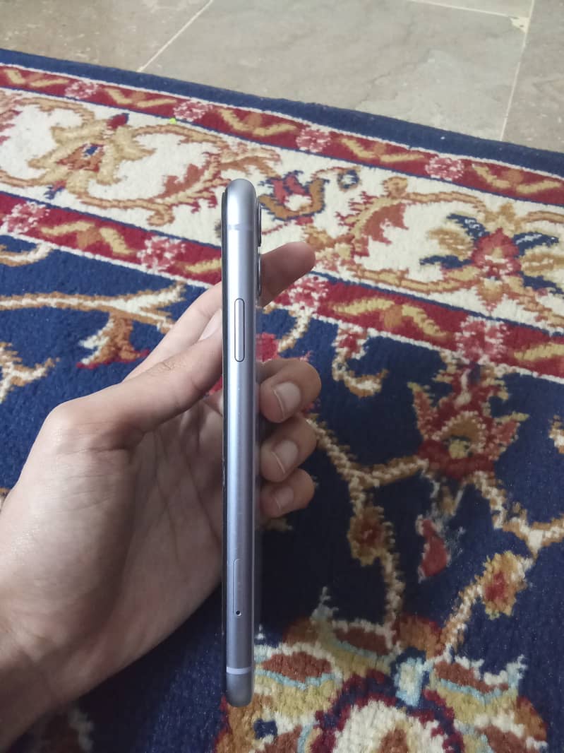 Apple iPhone 11 non pta amazing condition 4