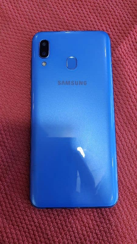 samsung galaxy A30 4gb 64gb PTA 10 by 9 0