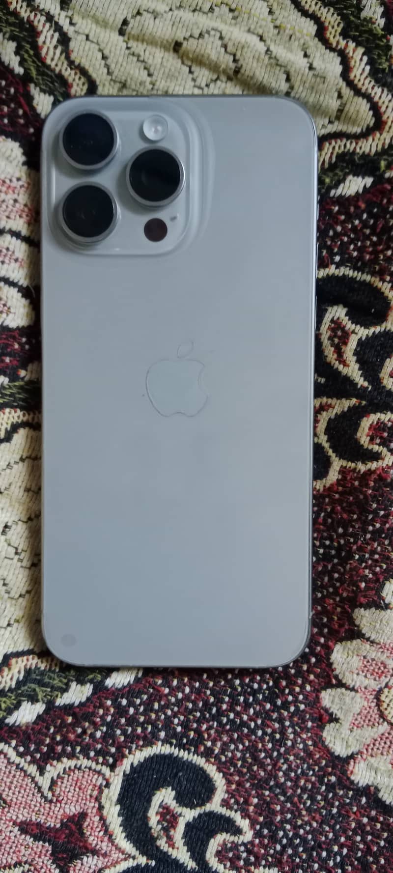 iphone 15 pro max 1