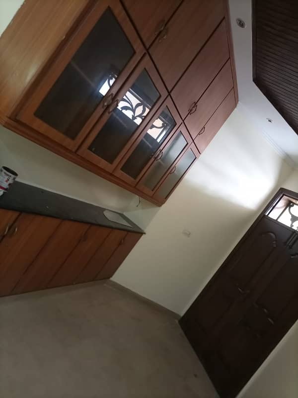 10 MARLA UPPER PORTION AVAILABLE FOR RENT 2