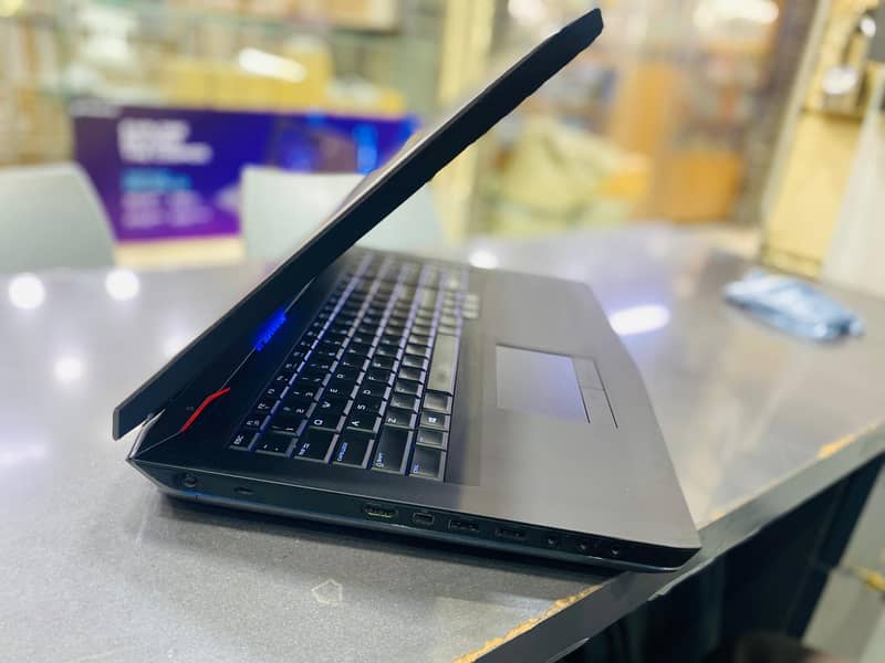 Dell  ALIENWARE I5 INCH 3