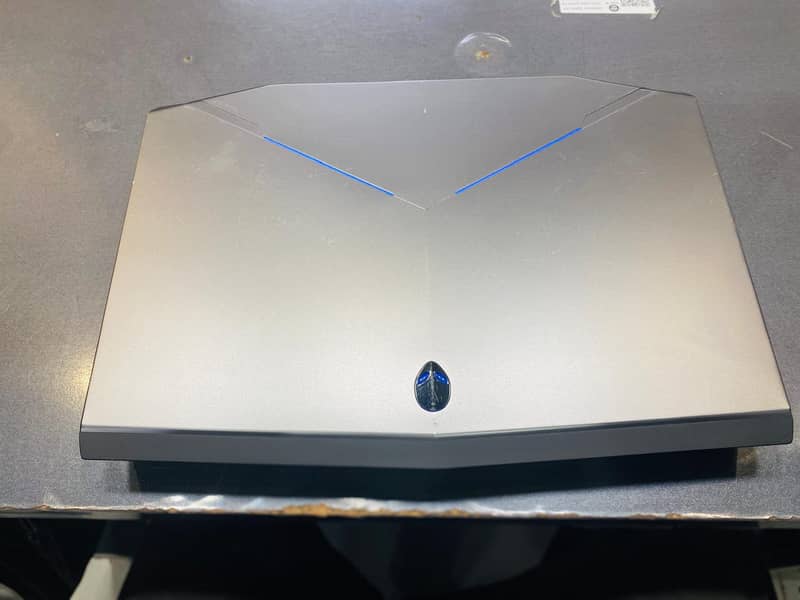 Dell  ALIENWARE I5 INCH 4