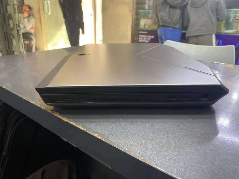 Dell  ALIENWARE I5 INCH 5