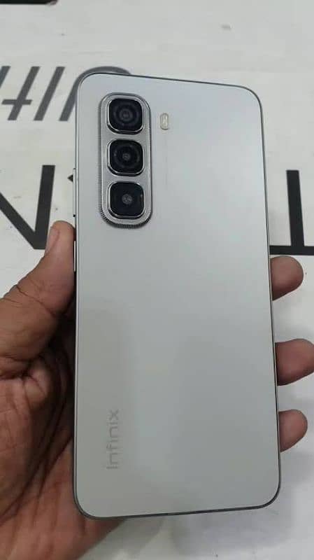 Infinix Hot 50 8+8/128 Urgent For Sale 10/10 Condition 0