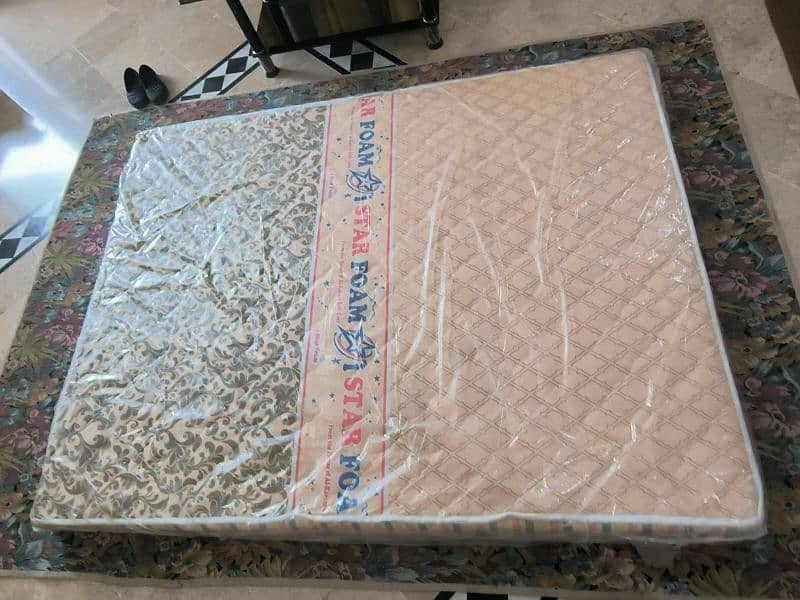 medicated queen bed mattress(available in perfect condition) 4