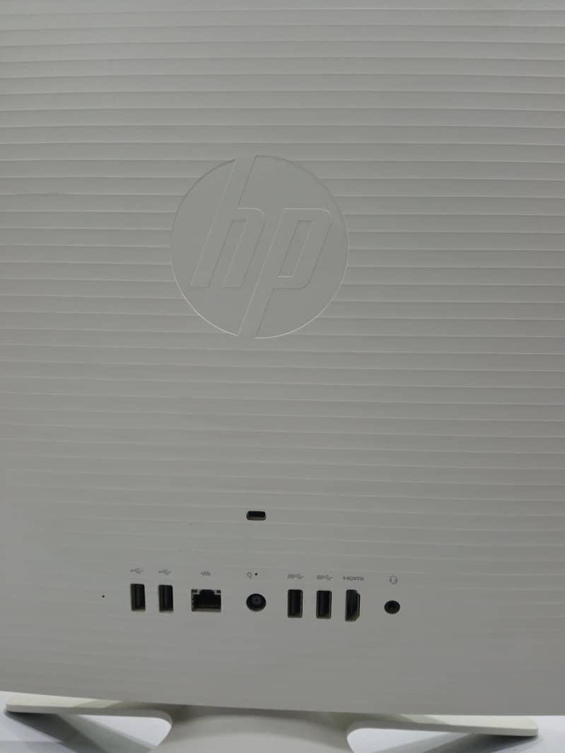 HP All in One PC- i3- 7th Gen 1