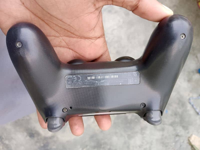 original PS4 Dualshock 4 2