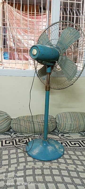 Iron table fan argent sell 1