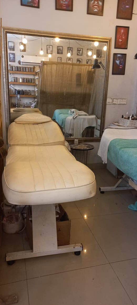 Beauty Salon / Beauty Parlor for sale / running Salon for sale 3