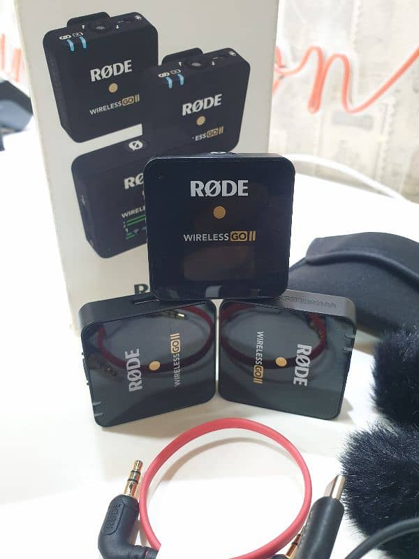 RODE WIRELESS GO II DUAL MICROPHONE WITH CHANGING BOX 0