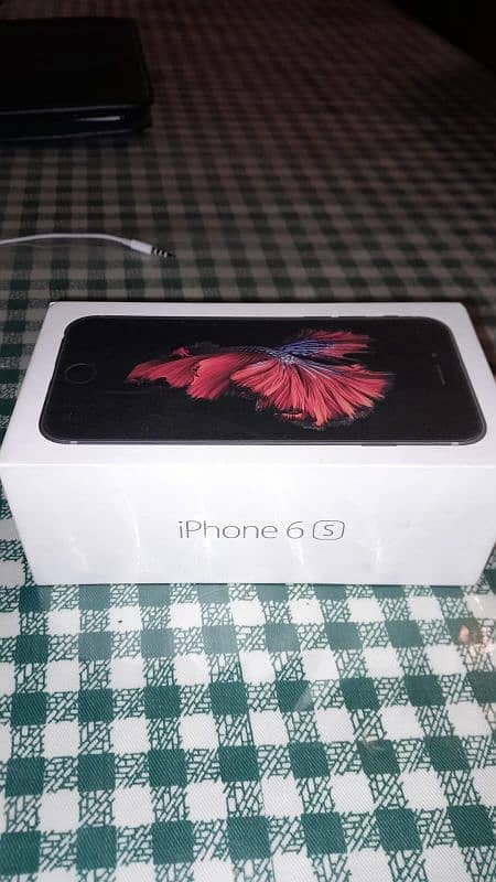 Apple Iphone 6s -16GB (PTA Approved) 4