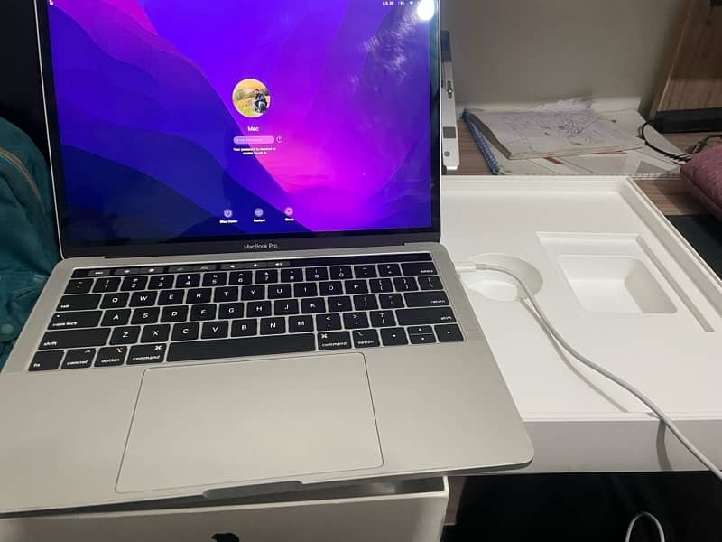 MacBook Pro 2019, 2.8 Ghz , 16GB and 1 TB 0