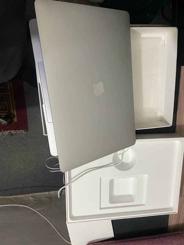 MacBook Pro 2019, 2.8 Ghz , 16GB and 1 TB 1