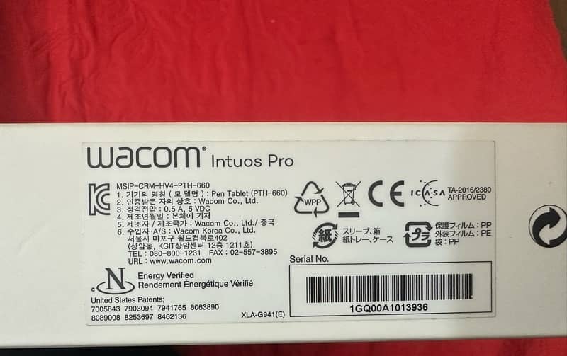 Wacom Intuos Pro Medium Drawing Tablet 10