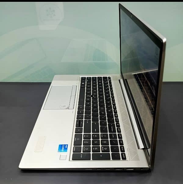 Hp ELITEBOOK 850/G6/i7/8G/2GB Graphics Card/Touch screen 3