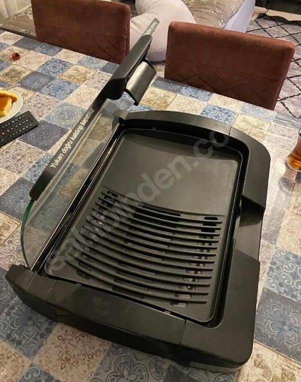 Electric smokeless grill 9