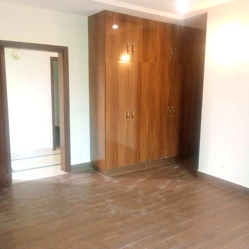 1 Kanal House Available For Rent In DHA Phase 4 4