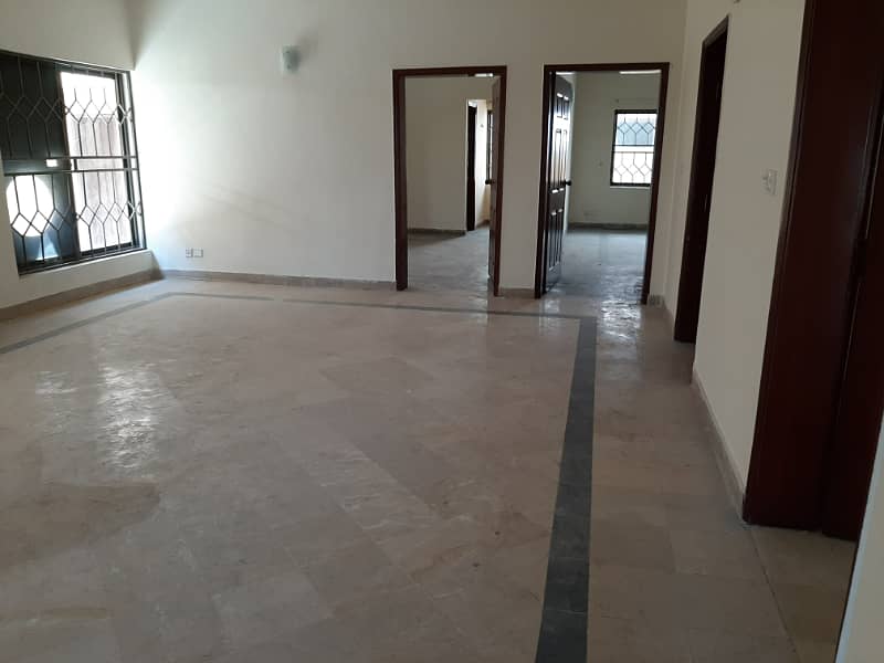 One Kanal 6 Beds Semi Renovated House Available For Sale In PAF Falcon Complex Gulberg III Lahore 1