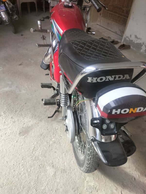 Honda 125 CSD 9