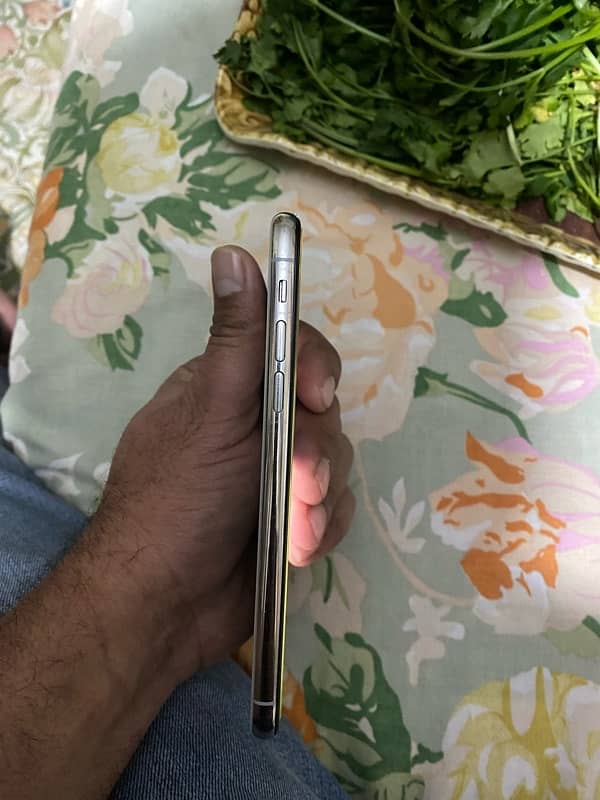 I phone Xs 256 Gb Non PTA 3