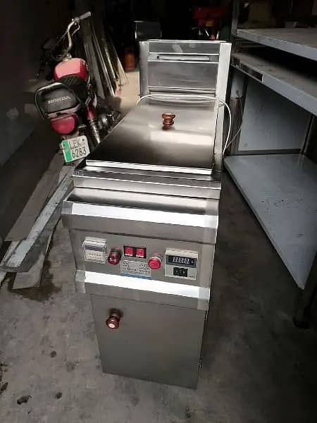 Deep fryer (16) litre Hot Plate/fryer /Display Counter SS Best qualit 0