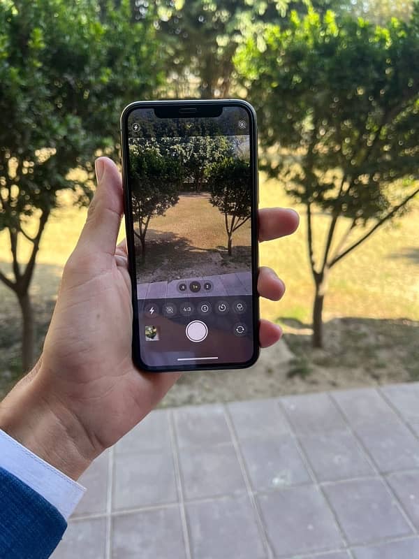 iphone 11 pro 2