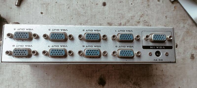 MT-VIKI 8 PORT VGA SPLITTER 2